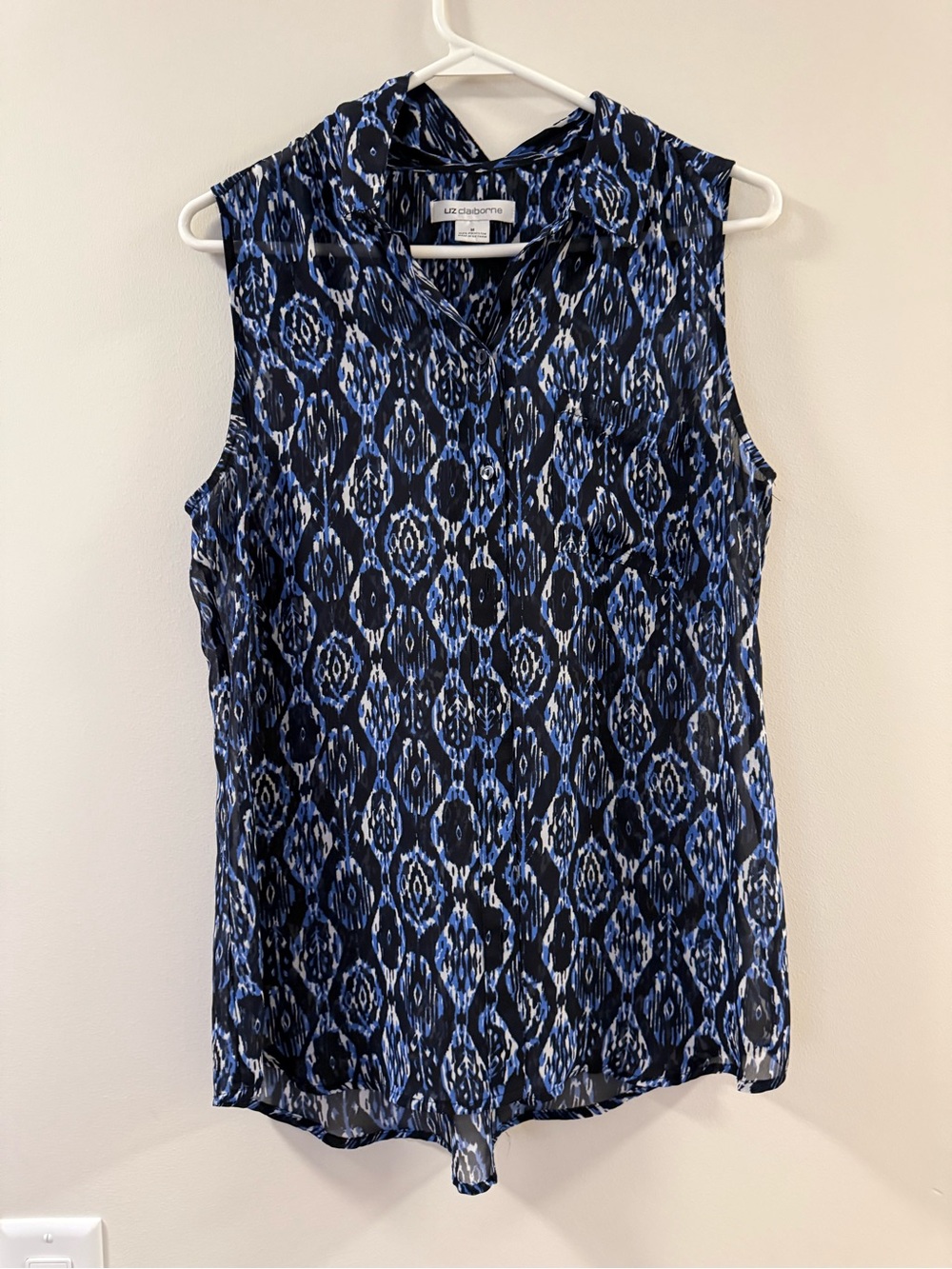 Liz Claiborne Black and Blue Patterned Sleeveless Camisole